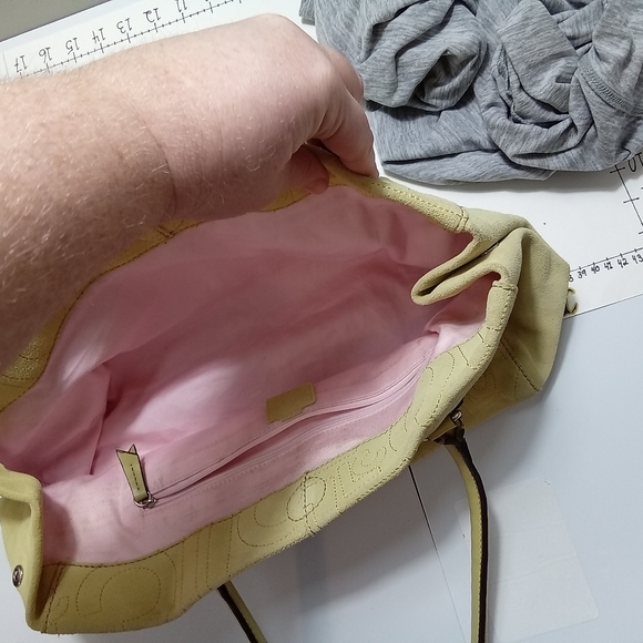 Liz Claiborne green purse with pink lining - Picture 6 of 10